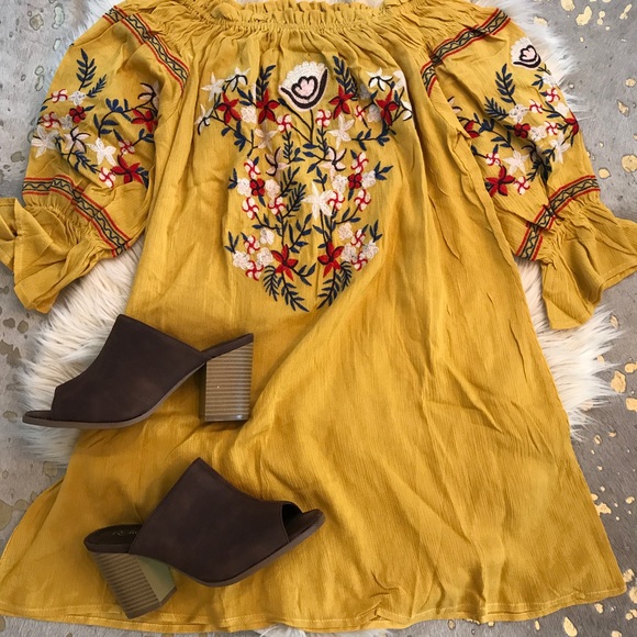 Embroidered off the shoulder dress - Picture 1 of 1